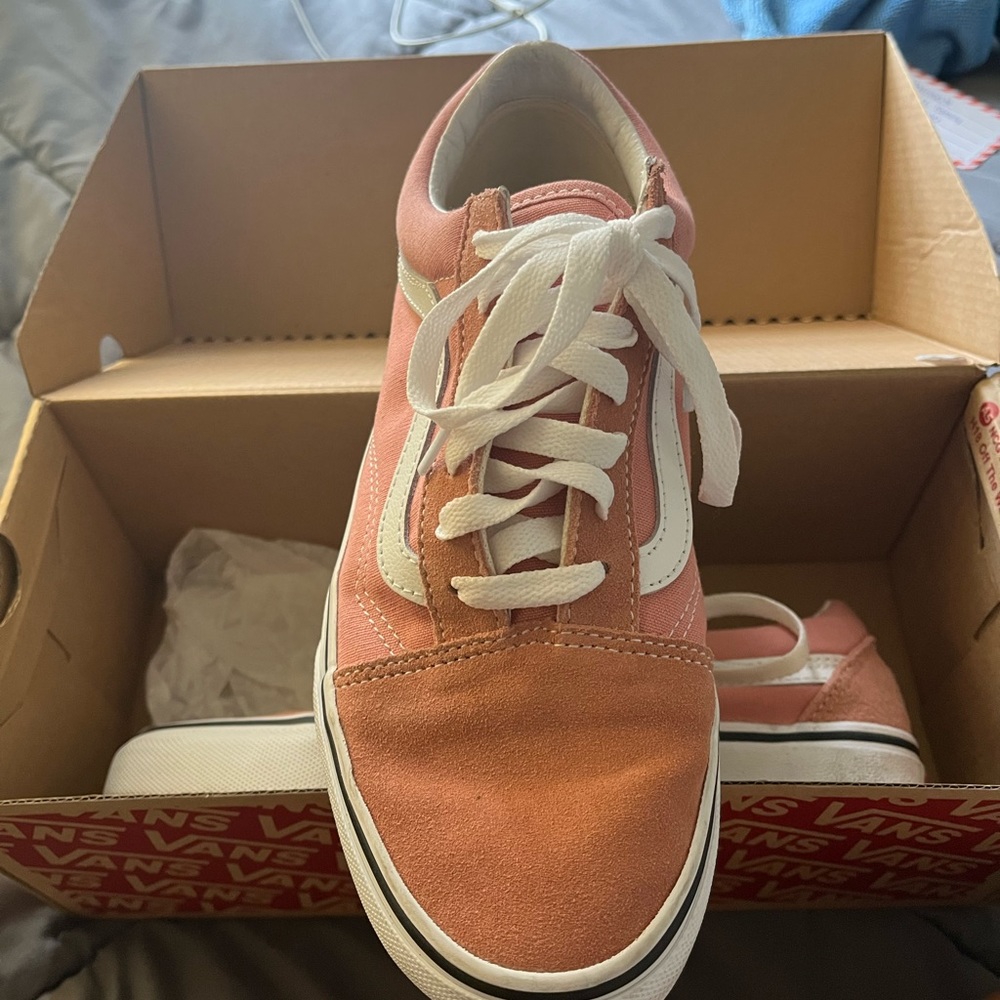 old skool women’s rose vans